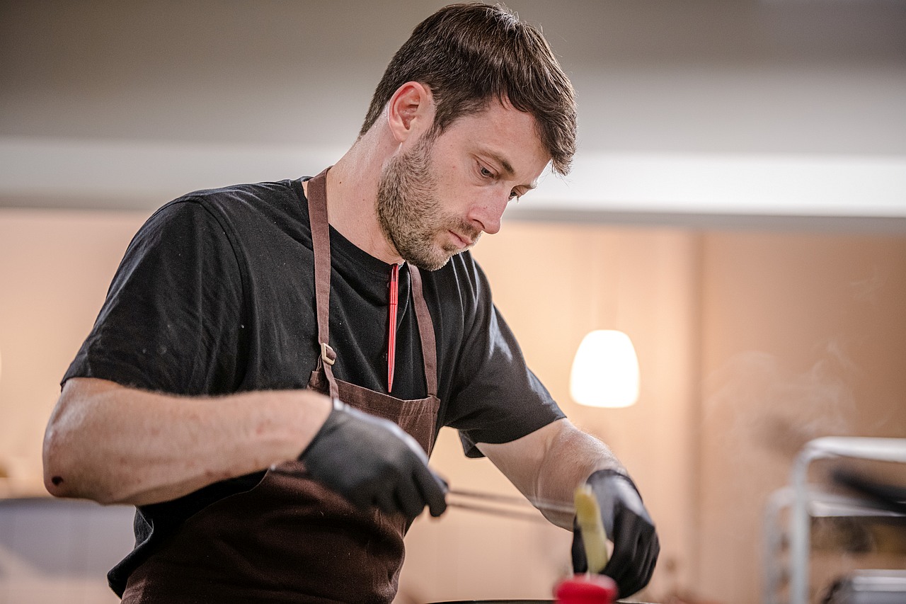 Unser MAnn f&uuml;r den Grill bei jeder Grillparty in Koeln
