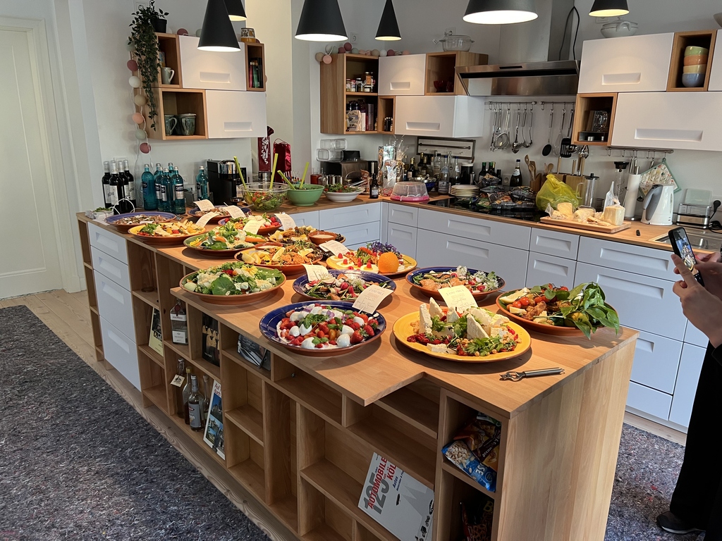 Bereit zur Party - das Buffet von Kunz-Mahl, Originalfoto einer Kundin