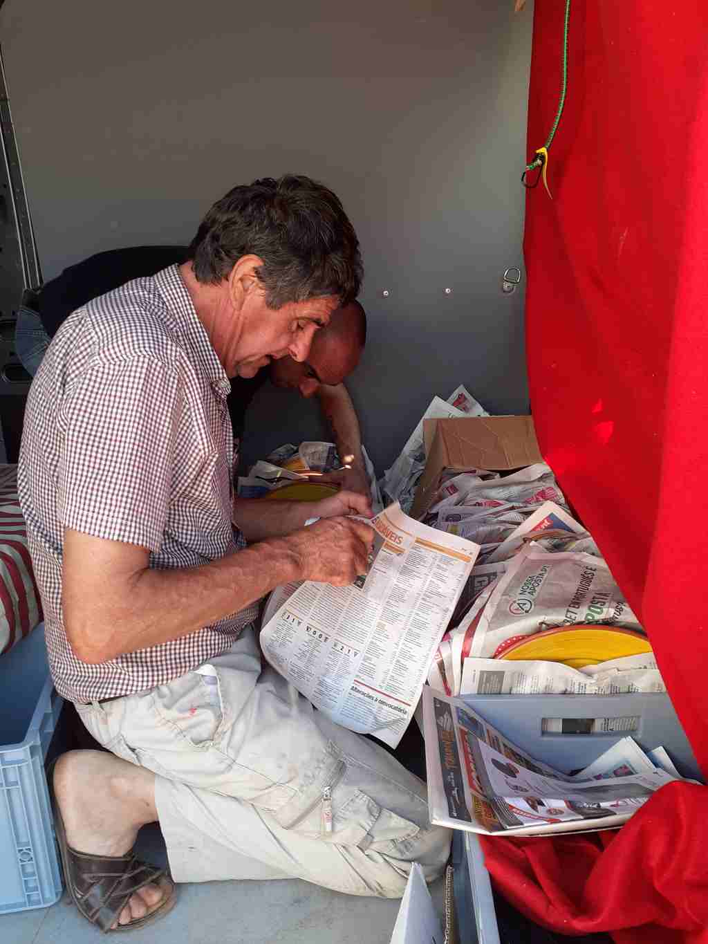 Catering Kunz-Mahl Koeln prae¤sentiert sein Essen auf diesen handbemahlten Platten aus dem Alentejo Portugal