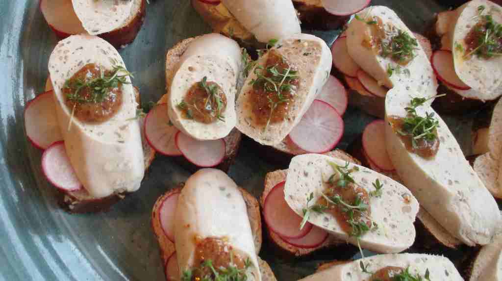 Weisswurst fuers Oktberfest Fingerfood carnivor fuer Fleischesser von Catering Event in Koeln Meeting Workshop Besprechung Geburtstag Hochzeit Taufe Kommunion Vernissage Eroeffnung